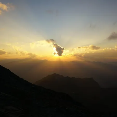 费里恩沃诺艾琳酒店 公寓 *