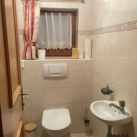 费里恩沃诺艾琳酒店 *