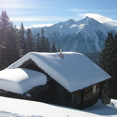 费里恩沃诺艾琳酒店 公寓 *